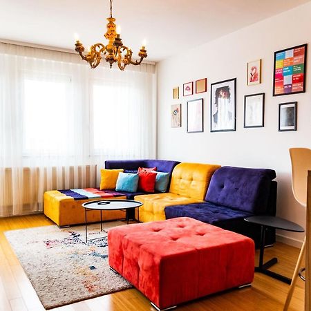 Modern Apartment With A View Feels Like Home Priştine Dış mekan fotoğraf
