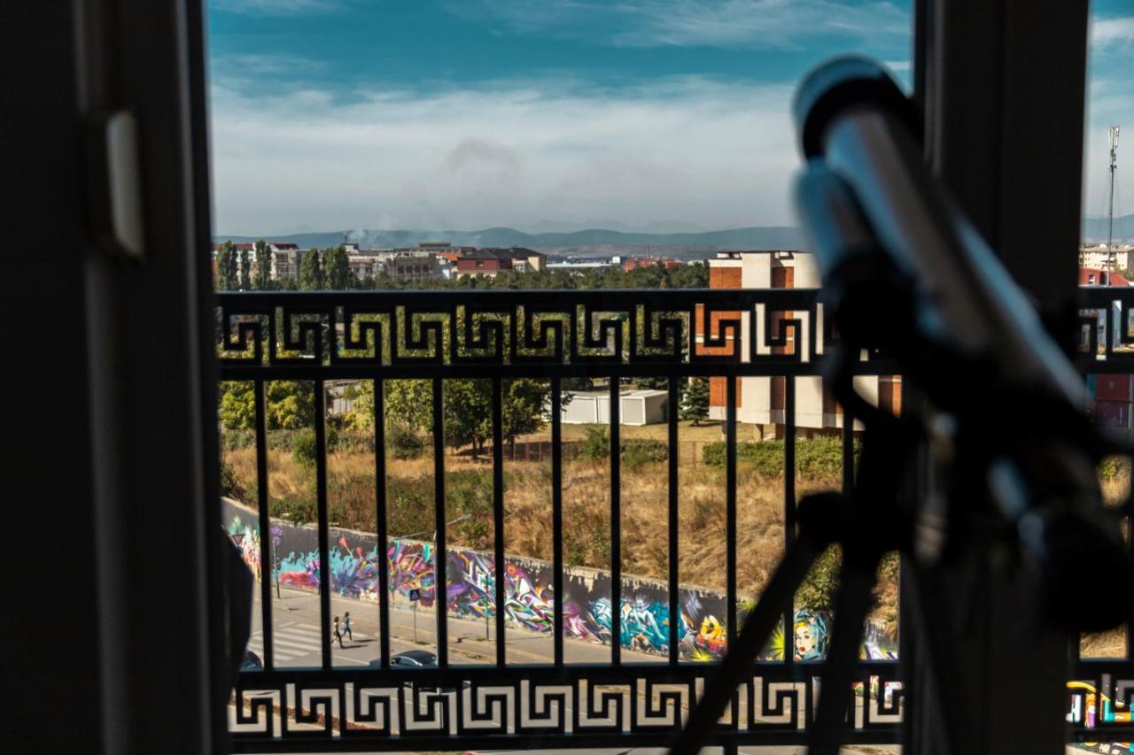 Modern Apartment With A View Feels Like Home Priştine Dış mekan fotoğraf