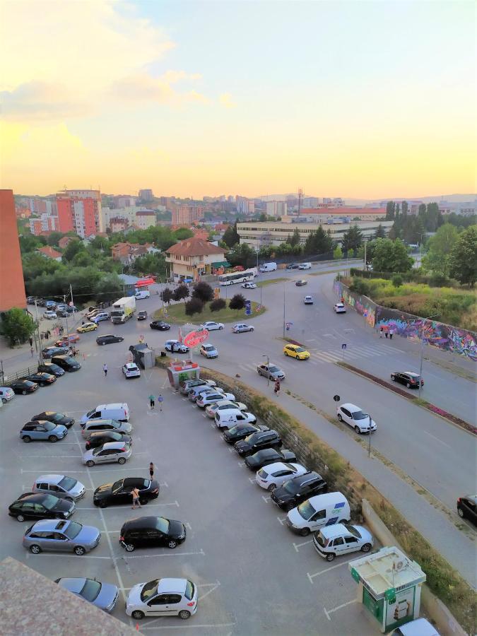 Modern Apartment With A View Feels Like Home Priştine Dış mekan fotoğraf